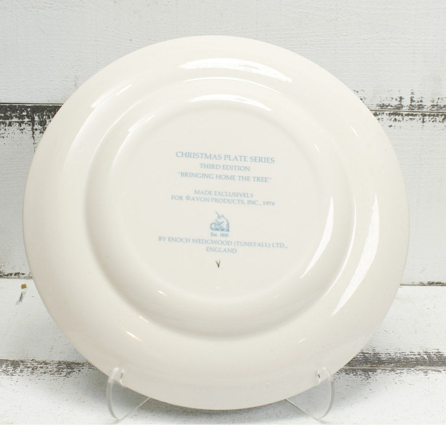 AVON Annual Christmas Plat 1976 Bringing Home the Tree